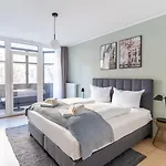 Limehome Hasselbachplatz *