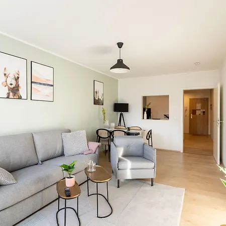 Limehome Hasselbachplatz ホテル