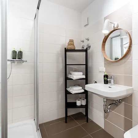 Limehome Hasselbachplatz *