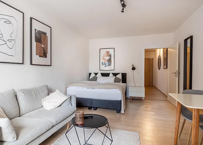 Limehome Hasselbachplatz *